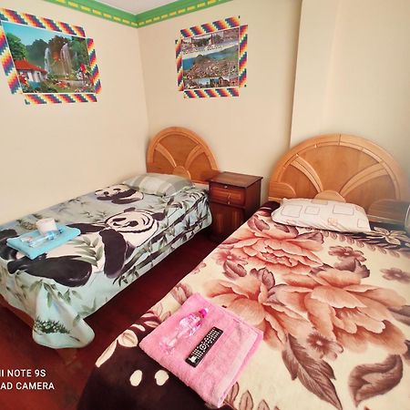 Hostal Algas Del Titicaca コパカバーナ エクステリア 写真